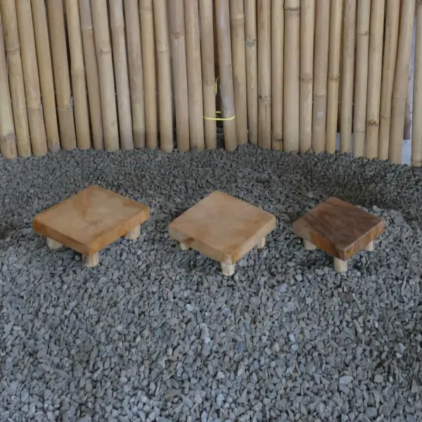 Product image 3 of the product “Low Stool made from teak root wood, Set of 3. Sizes: L: 20x20x7cm H. M:18x18x7cm H. S: 15x15x7cm H. ”